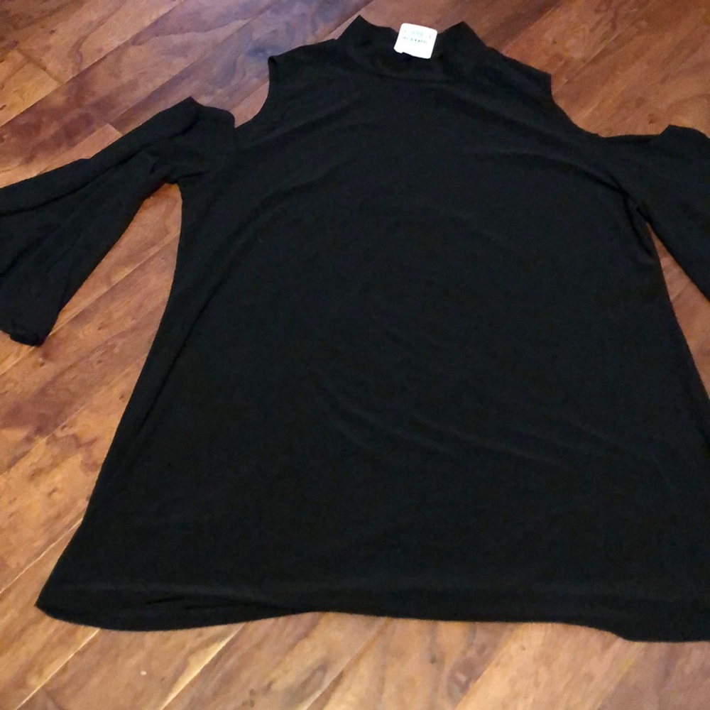 EX L black turtleneck cold shoulder Long Top